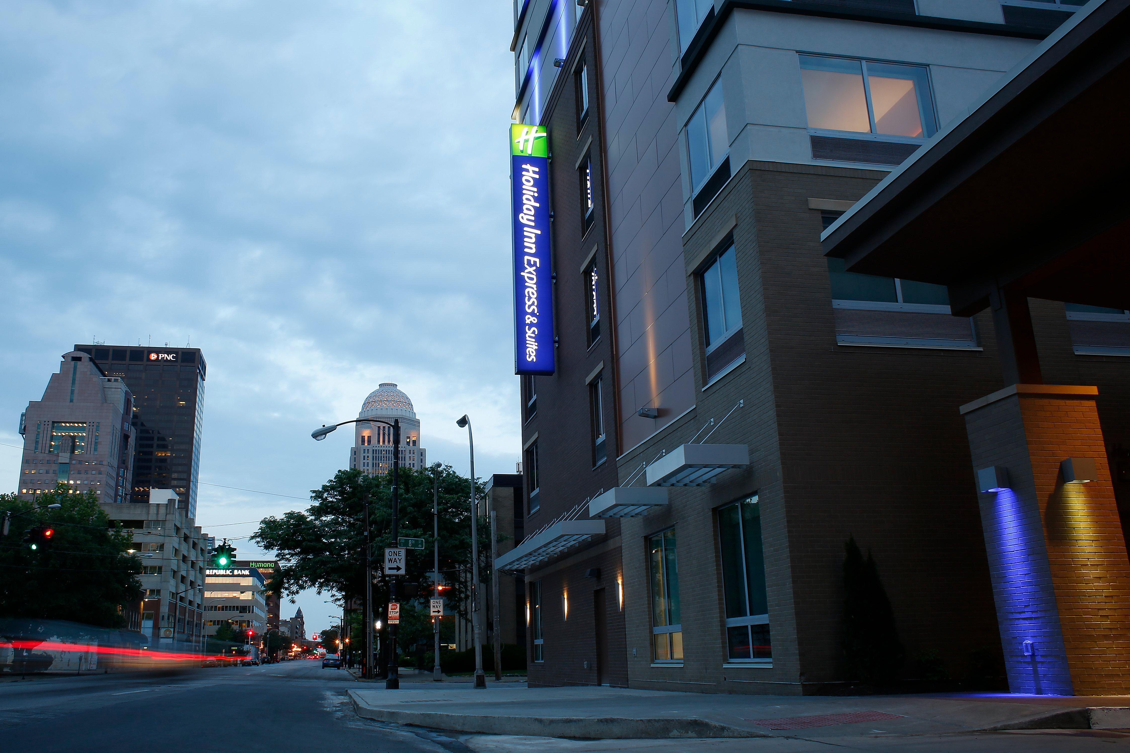 Holiday Inn Express & Suites Downtown Louisville By Ihg Buitenkant foto