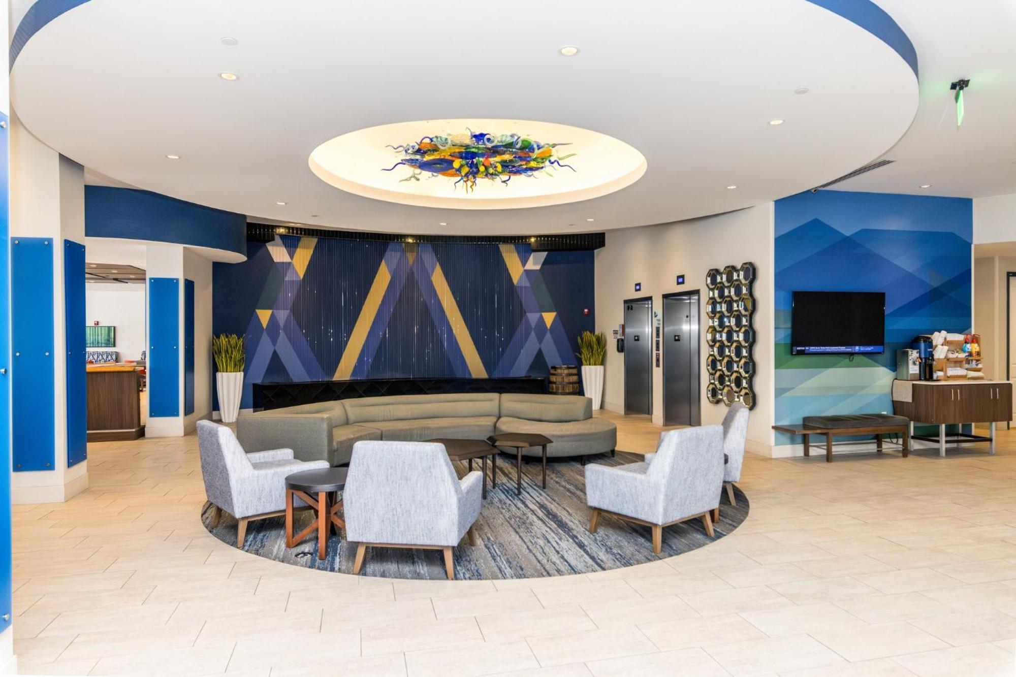 Holiday Inn Express & Suites Downtown Louisville By Ihg Buitenkant foto