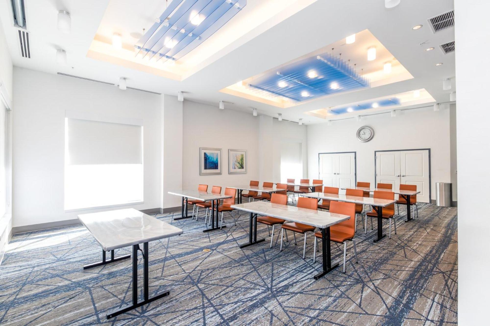 Holiday Inn Express & Suites Downtown Louisville By Ihg Buitenkant foto