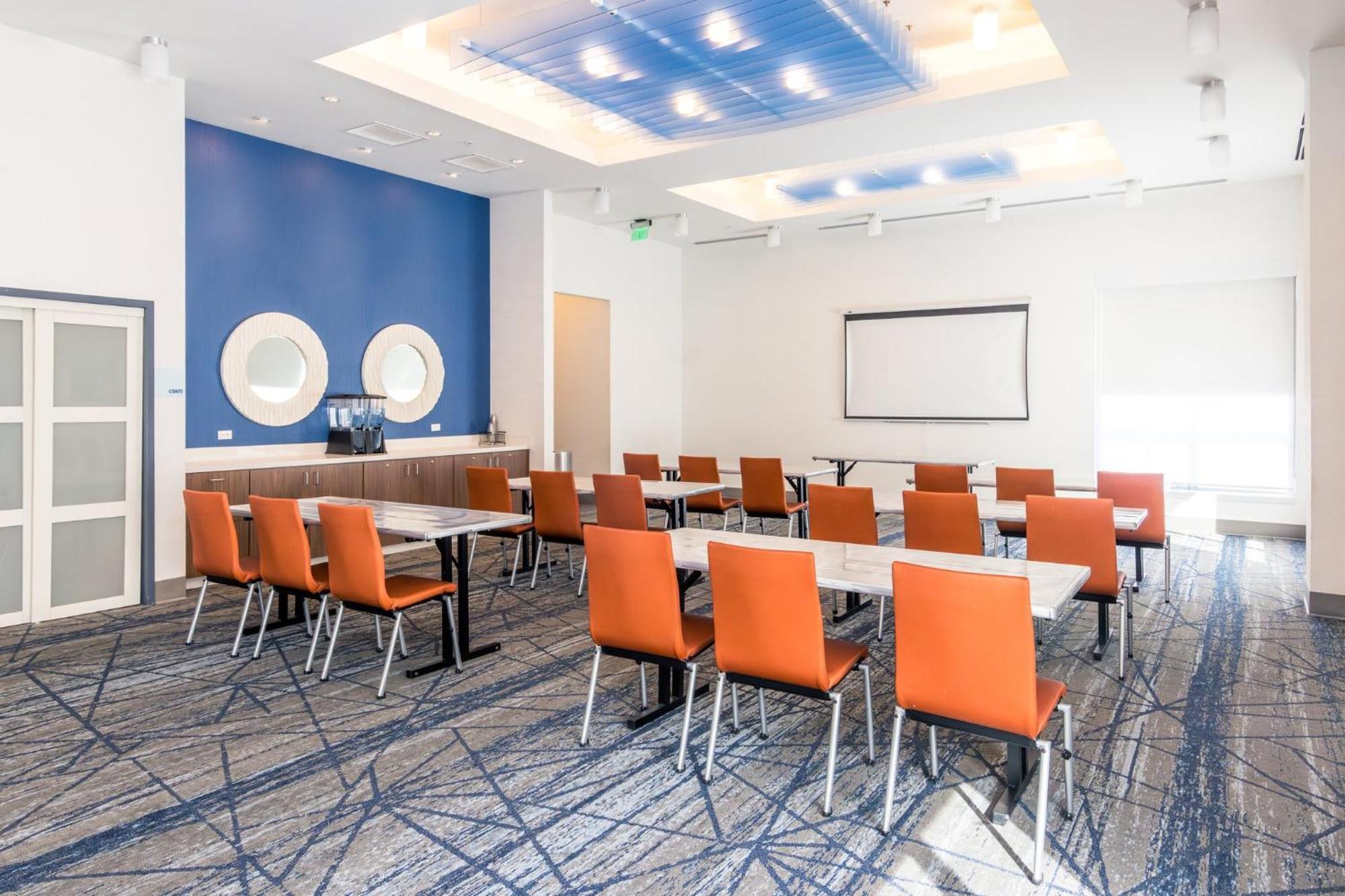Holiday Inn Express & Suites Downtown Louisville By Ihg Buitenkant foto